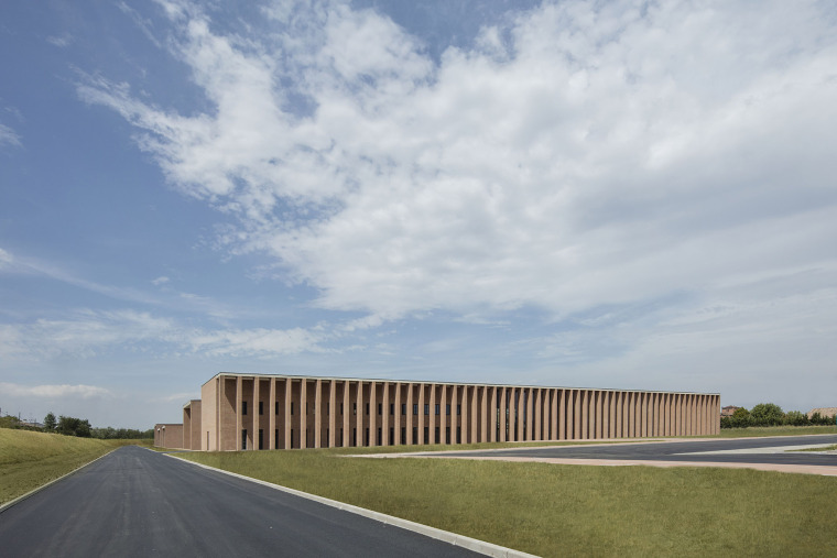 意大利欧洲学校帕尔马新址-008-nuova-sede-della-scuola-per-leuropa-a-parma-by-studio-zermani-e-associati