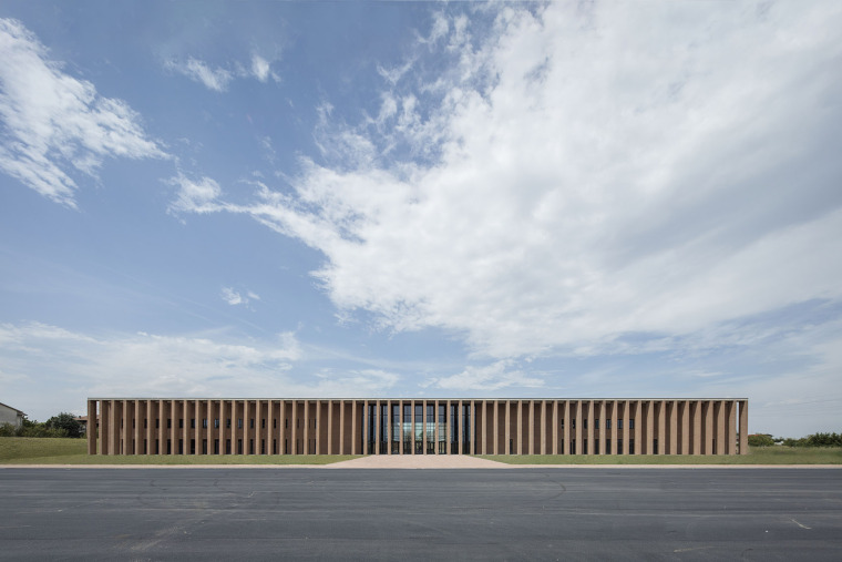 意大利欧洲学校帕尔马新址-002-nuova-sede-della-scuola-per-leuropa-a-parma-by-studio-zermani-e-associati