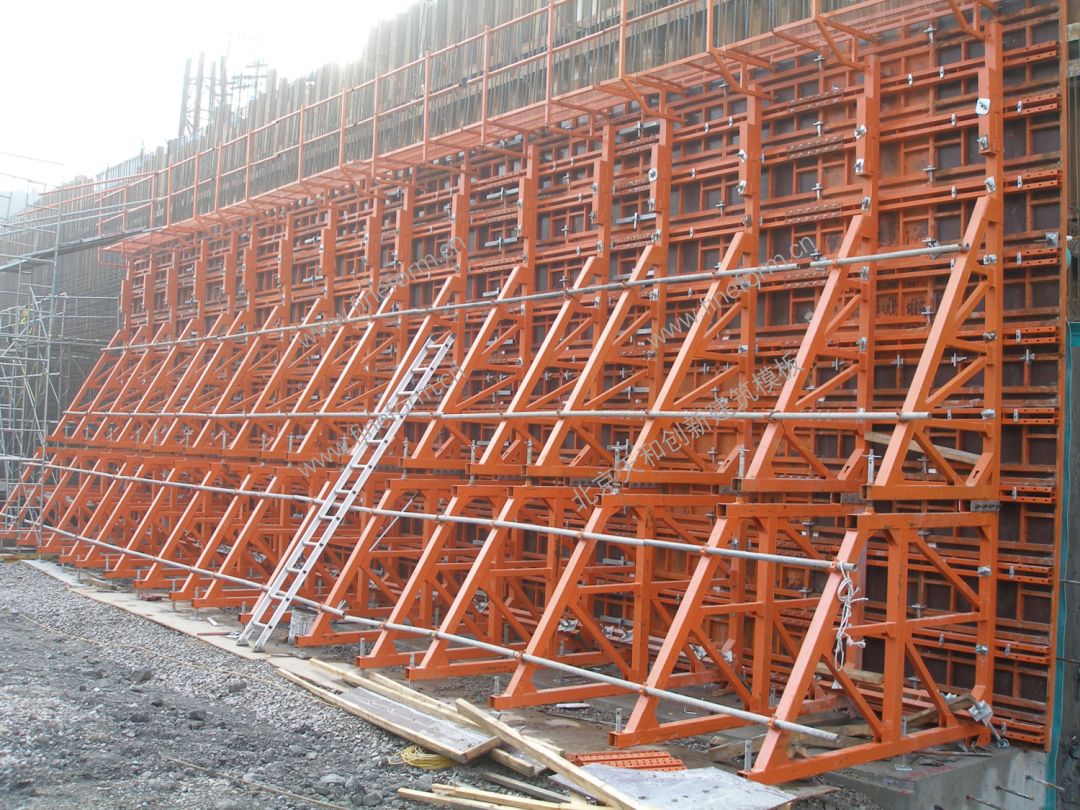 重型单侧模板(需机械吊装)