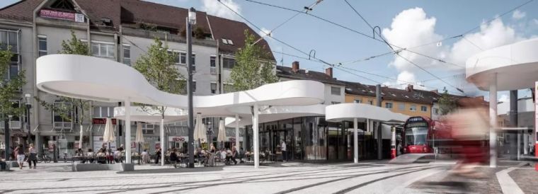 木质凉亭结构图资料下载-德国，弗赖堡市，欧罗巴广场上的凉亭式车站