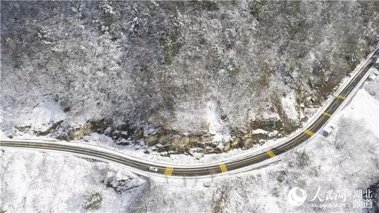 神农架高山公路开“地暖” 啦_1