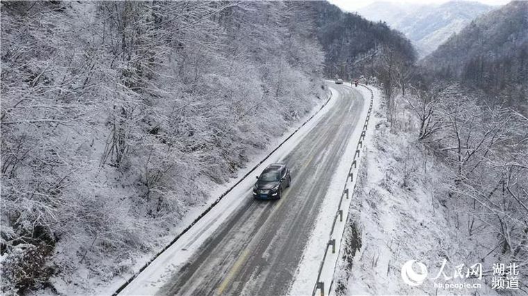 神农架高山公路开“地暖” 啦_2