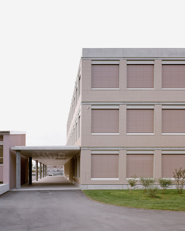 瑞士罗曼斯霍恩中学-019-secondary-school-romanshorn-by-bak-gordon-arquitectos-architekturburo-bernhard-maurer-gmbh