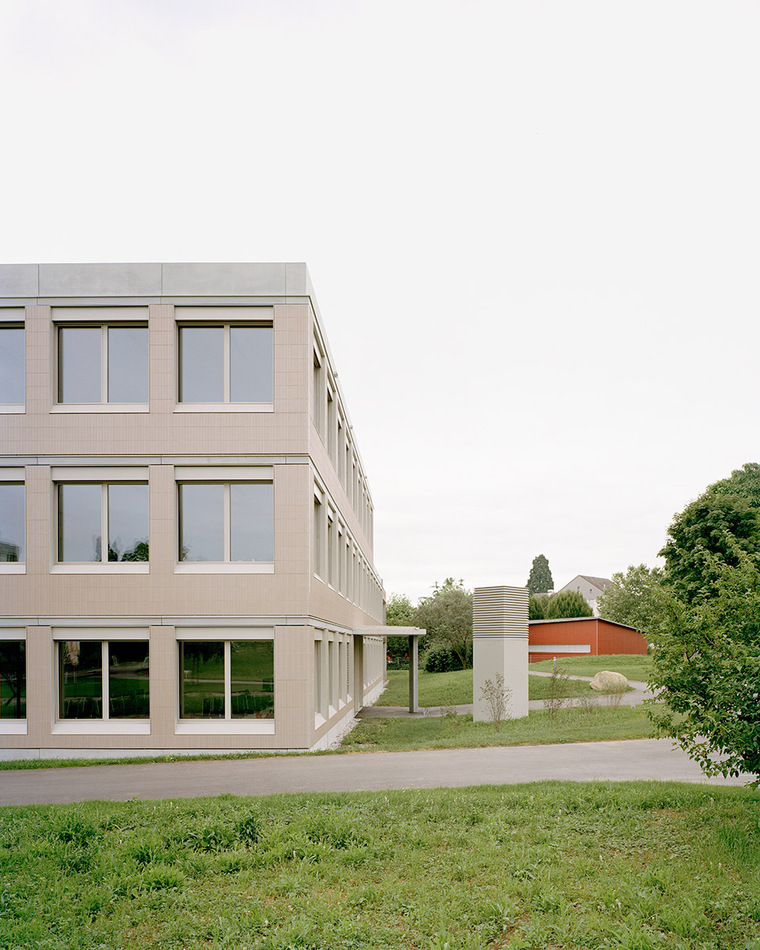 瑞士罗曼斯霍恩中学-025-secondary-school-romanshorn-by-bak-gordon-arquitectos-architekturburo-bernhard-maurer-gmbh