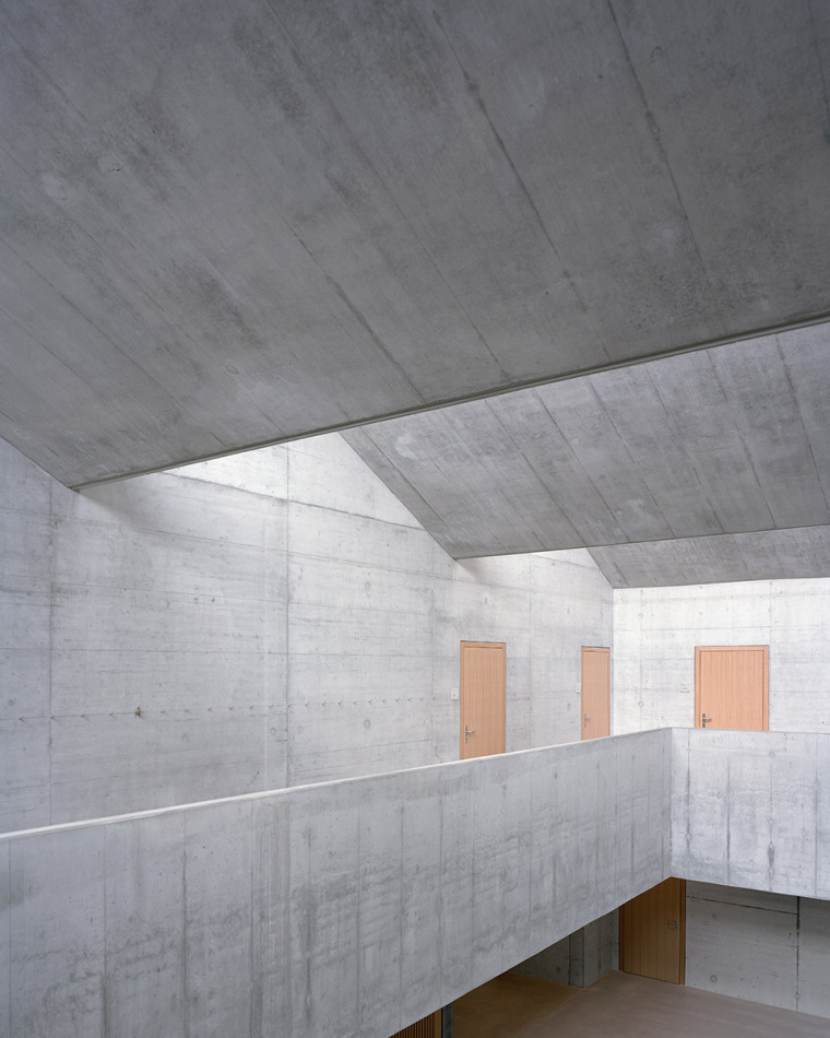 瑞士罗曼斯霍恩中学-039-secondary-school-romanshorn-by-bak-gordon-arquitectos-architekturburo-bernhard-maurer-gmbh