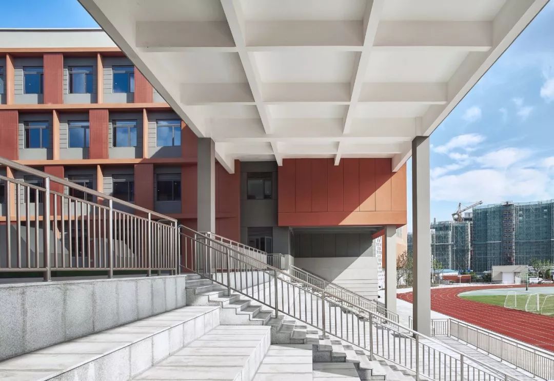 观演型空间-室外看台