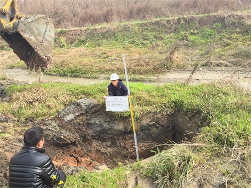 [分享]市政工程抛石挤淤施工现场图片