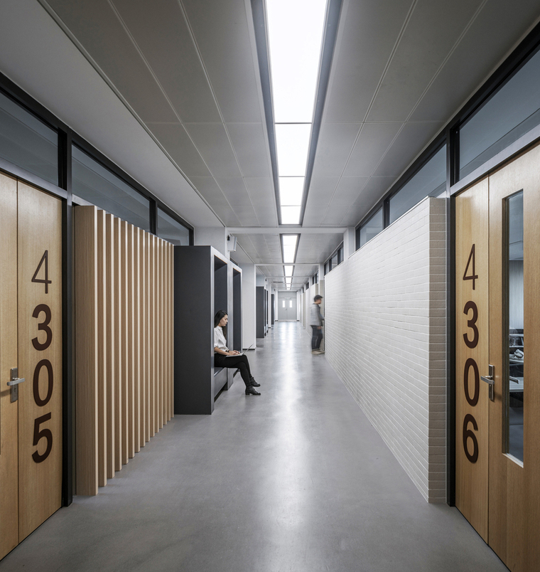 北京清华大学第四教学楼室内空间