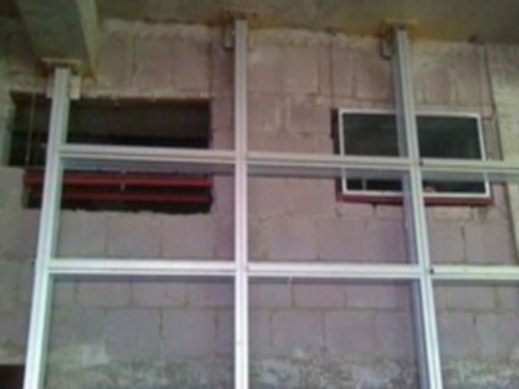 吊篮安装工程方案资料下载-建筑工程装饰装修幕墙施工安全方案