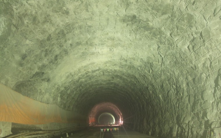 施工质量控制汇报资料下载-铁路隧道开挖质量控制管理情况汇报