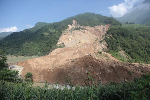 对招标文件分析资料下载-崩塌地质灾害防治工程招标文件及清单