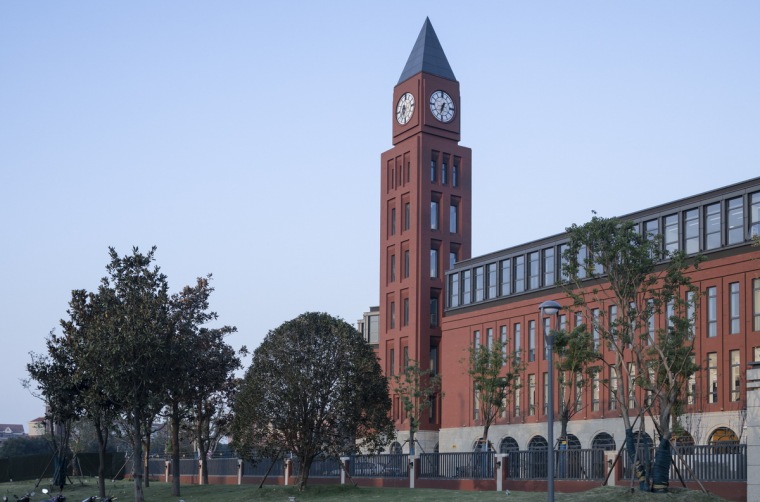 学校运动场地cad资料下载-南京外国语学校方山校区 / GLA建筑设计