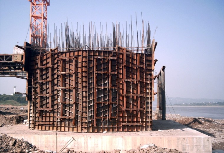建筑施工技术图文资料下载-斜拉桥施工技术之索塔（图文并茂）