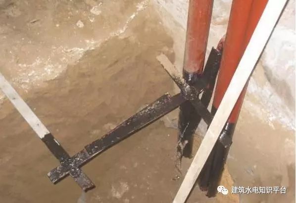 建筑电气质量通病防治手册资料下载-建筑电气质量通病与解决办法（图文）