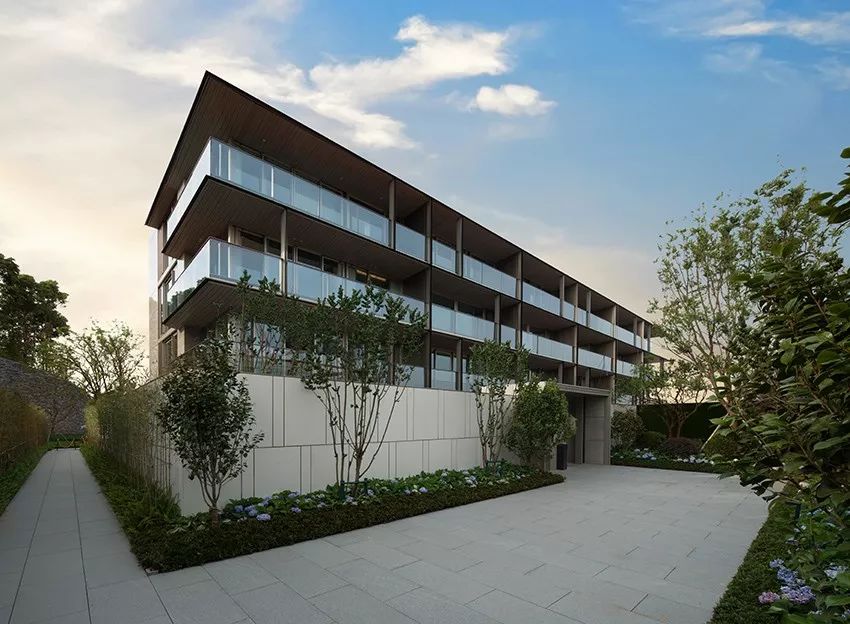 全新的极简美学玻璃盒子住宅