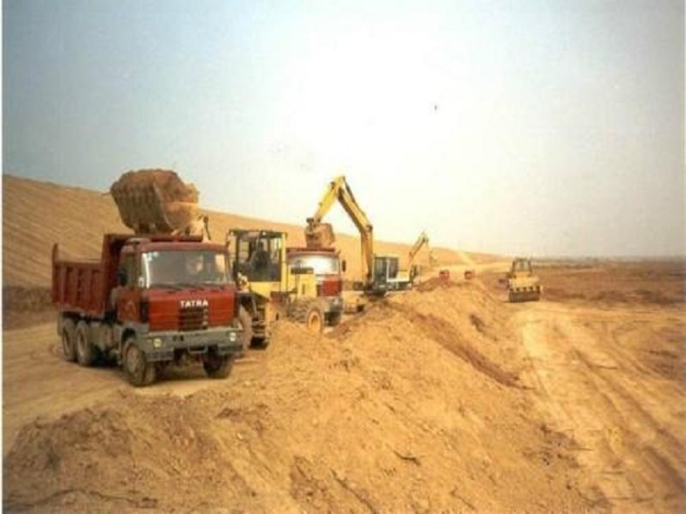 砂地旋挖桩施工方案资料下载-土石方工程及基坑旋挖桩支护施工方案