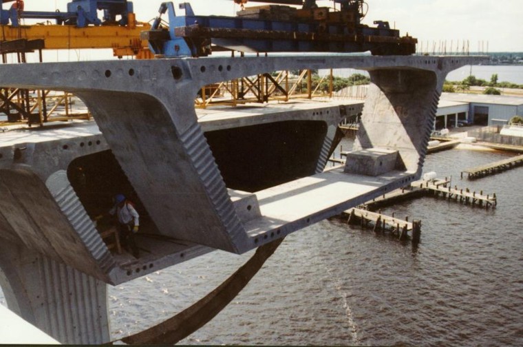 简支梁桥盖梁及桩基计算资料下载-预应力混凝土连续体系梁桥设计与计算