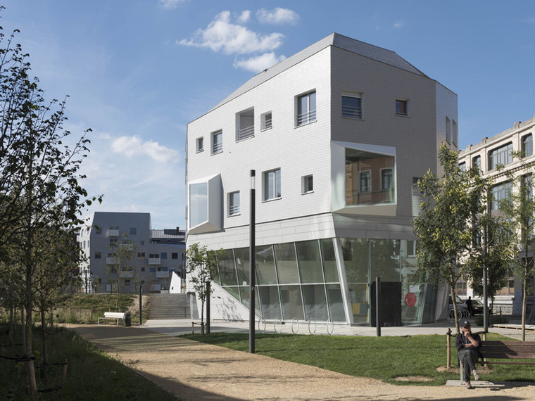 比利时丰塔纳斯岛公寓