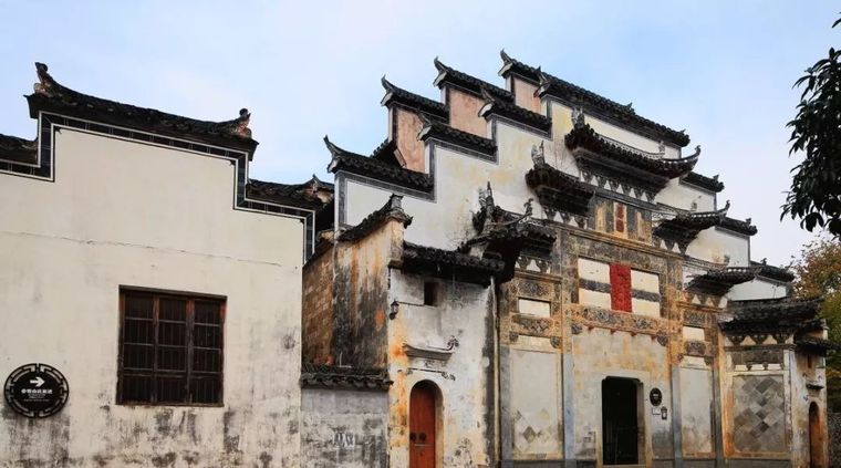 号称"古建三绝" 为中外建筑界所重视和叹服 前面介绍了民居 徽州强宗