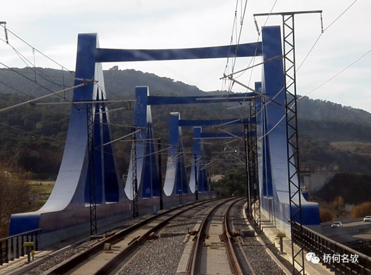 橋樑1概況 雙線280km/h, 兩片主桁,桁中心距離14m,全寬17.