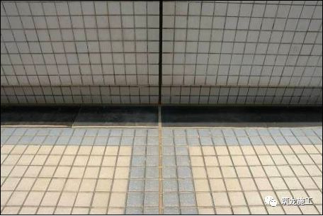 屋面整体版排策划,屋面砖的铺设,天沟,避雷带,四根(管根,女儿墙根