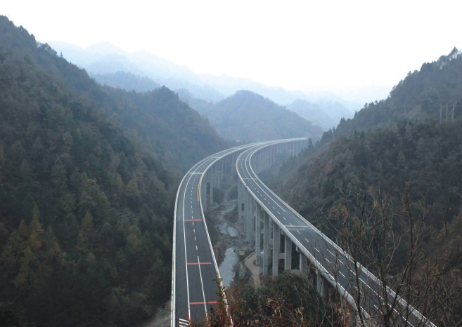 山区房建工程工程设计资料下载-山区高速路肩加固工程施工方案范本