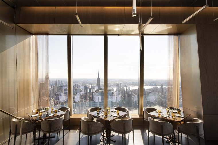 餐厅和酒吧设资料下载-巅峰餐厅，俯瞰纽约一览无余的城市景观！