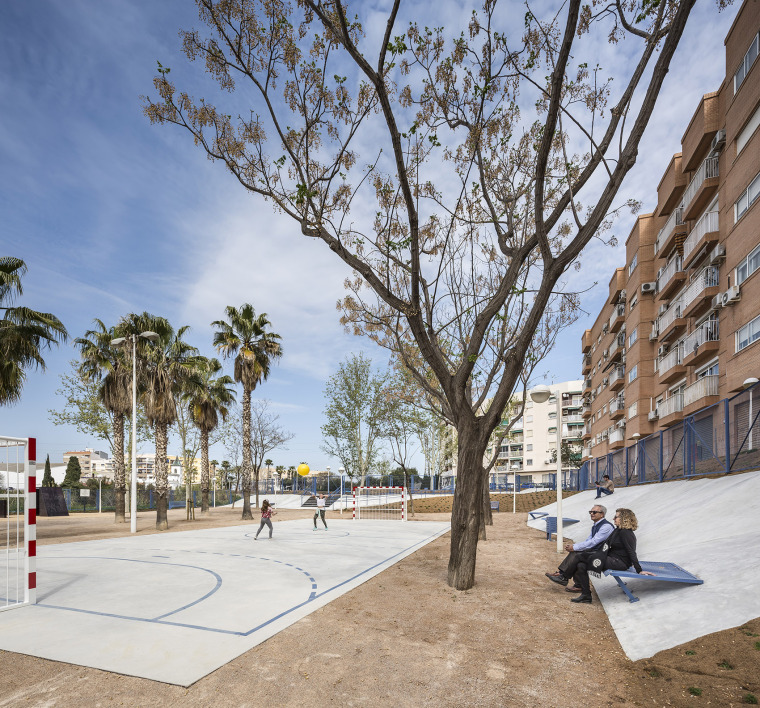 西班牙Carmen Carpintero公园-012-carmen-carpintero-park-by-tambori-arquitectes-and-maria-gil