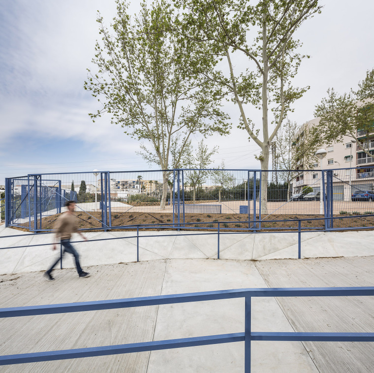 西班牙Carmen Carpintero公园-009-carmen-carpintero-park-by-tambori-arquitectes-and-maria-gil