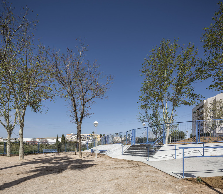 西班牙Carmen Carpintero公园-010-carmen-carpintero-park-by-tambori-arquitectes-and-maria-gil