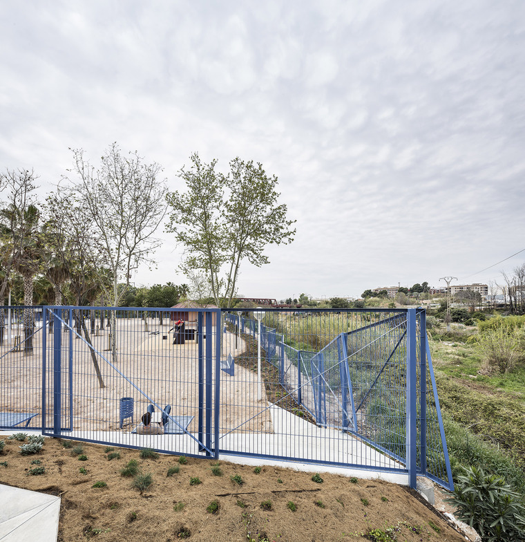 西班牙Carmen Carpintero公园-002-carmen-carpintero-park-by-tambori-arquitectes-and-maria-gil