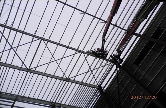 80吨吊车参数表资料下载-仓库钢结构施工方案_雨棚采钢板管廊架