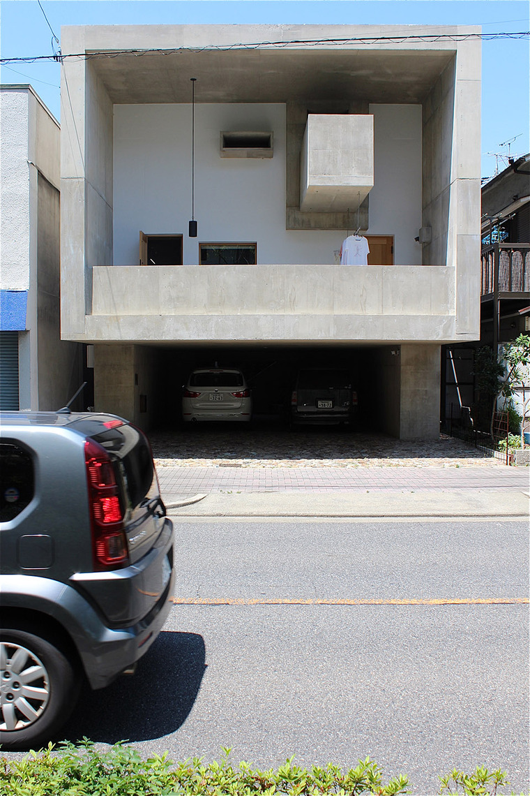 混凝土雕花走廊资料下载-城西住宅，粗野而纯粹的混凝土住宅！