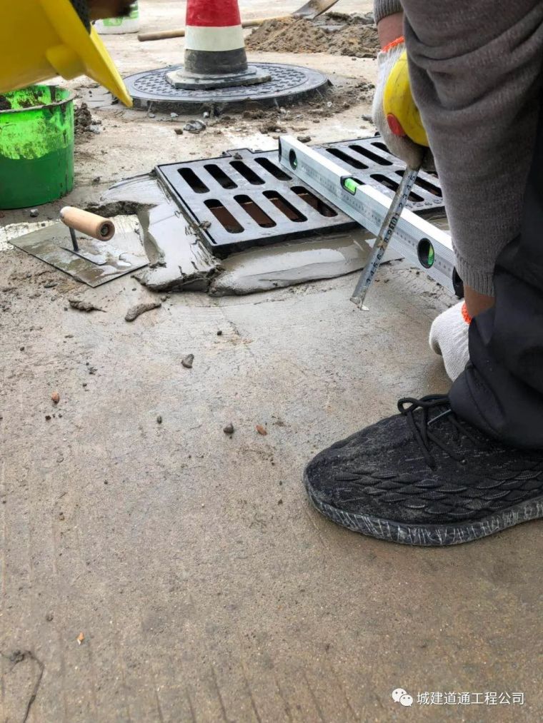 市政道路检查井及雨水口加固结构图资料下载-雨水口和检查井施工质量控制要点