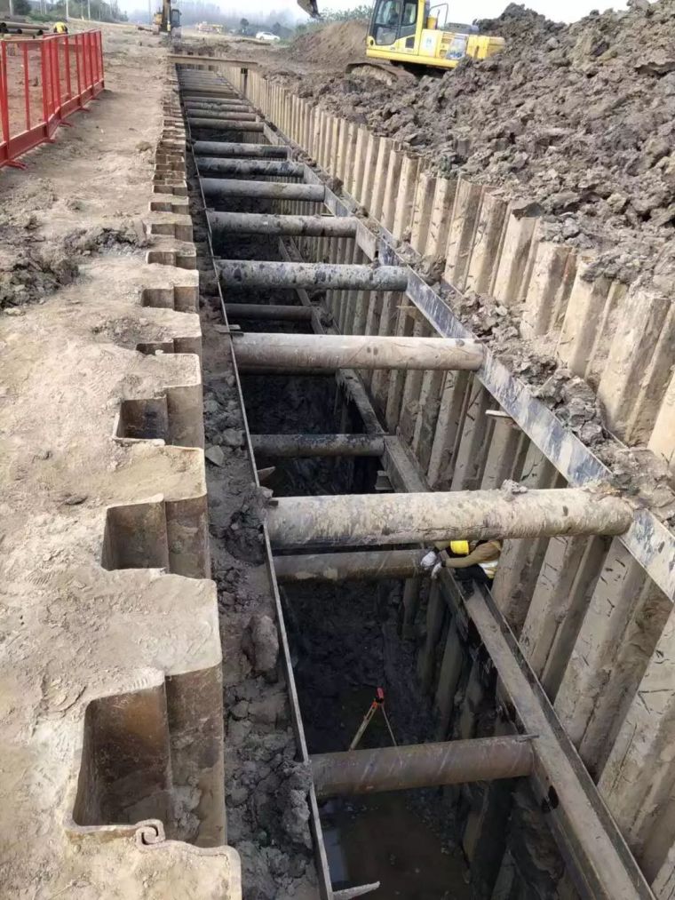 钢板桩支护管道资料下载-拉森钢板桩在下水管道施工中的用处