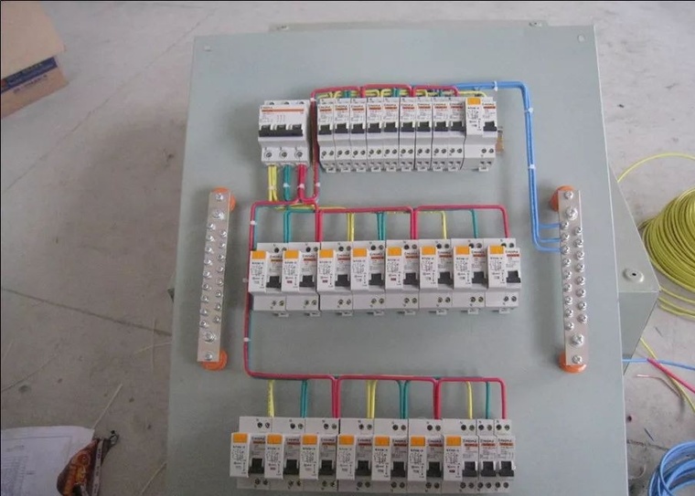 图文教你如何做好配电箱内部配线_8