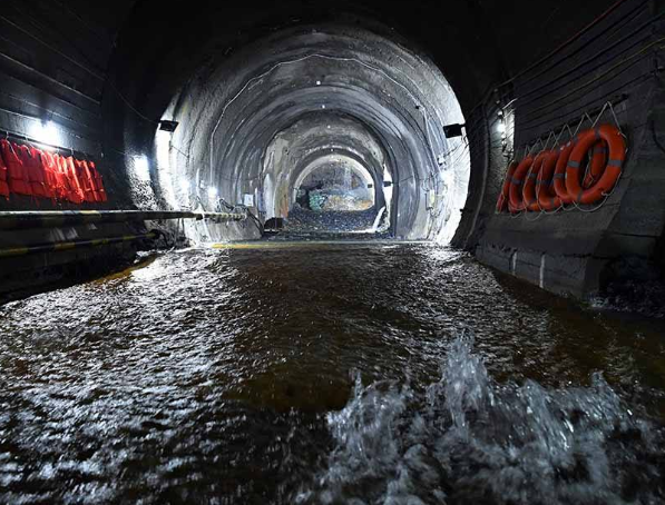 隧道突涌水处治资料下载-隧道突泥涌水应急预案演练方案