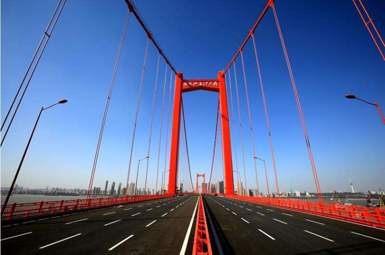 悬索管桥施工资料下载-武汉鹦鹉洲长江大桥桥体晃动如波浪？