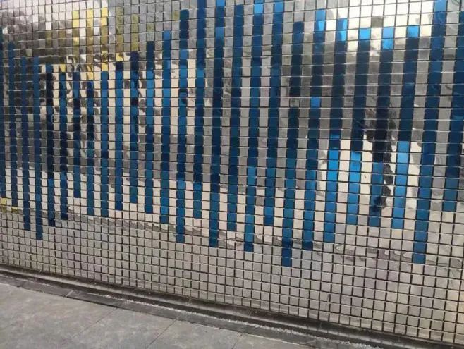 美观大方,防污,防腐蚀性能等特点,保证了风动幕墙外表面效果持久并且