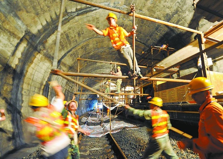 钢桥施工方法分类资料下载-高速铁路隧道维修管理及养护方法