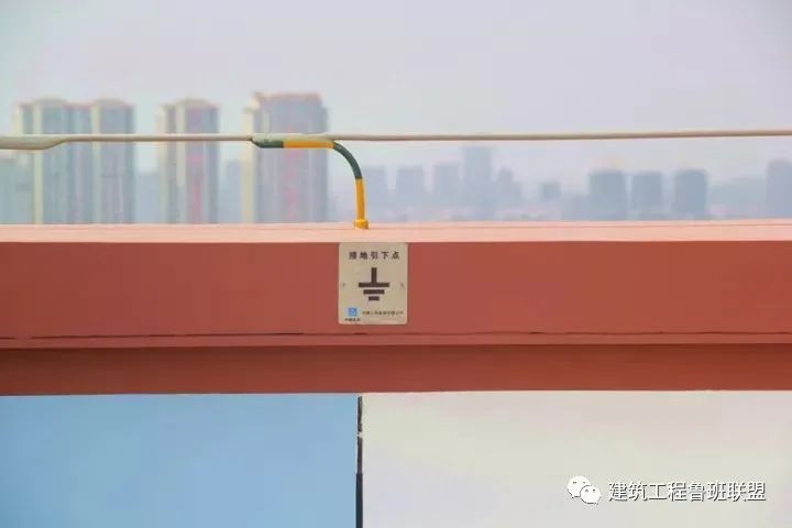 [分享]屋面避雷带怎么做才规范?