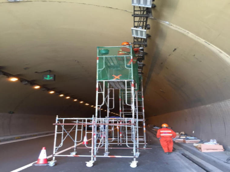 公路生命防护计划资料下载-公路安全生命防护工程隧道照明专项施工方案