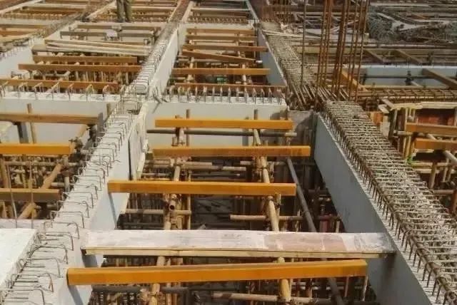 装配式叠合梁吊装