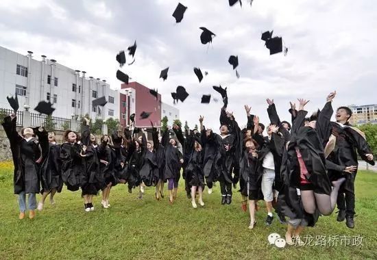 工地生产会资料下载-常年在工地工作是什么体验？