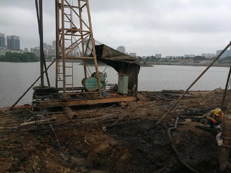 钻孔灌注桩基础设计计算书资料下载-河道驳岸工程钻孔灌注桩施工方案