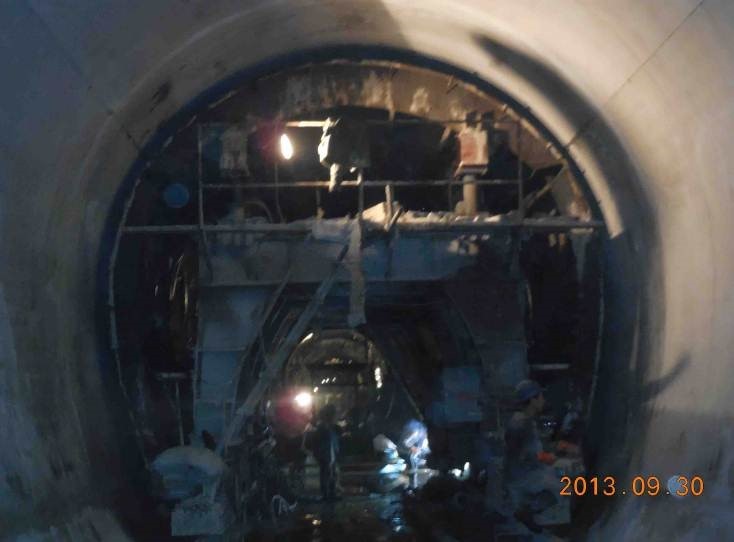 地铁隧道图集资料下载-[QC]地铁隧道提高施工缝的施工质量