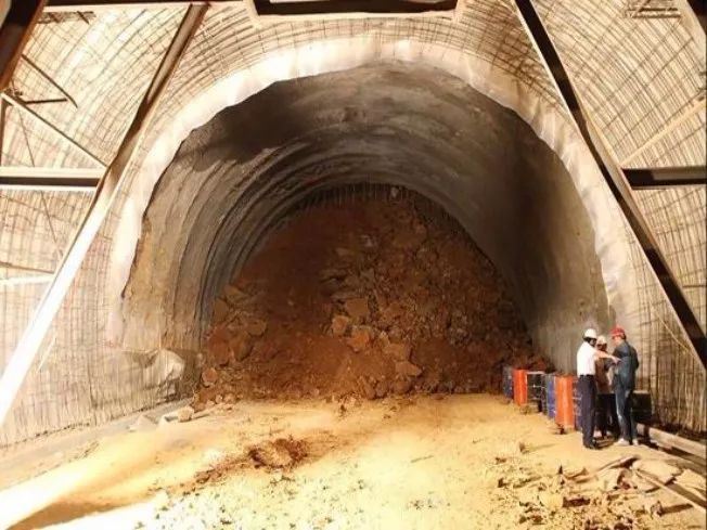 隧道施工测量问题资料下载-隧道施工中塌方的防护及治理