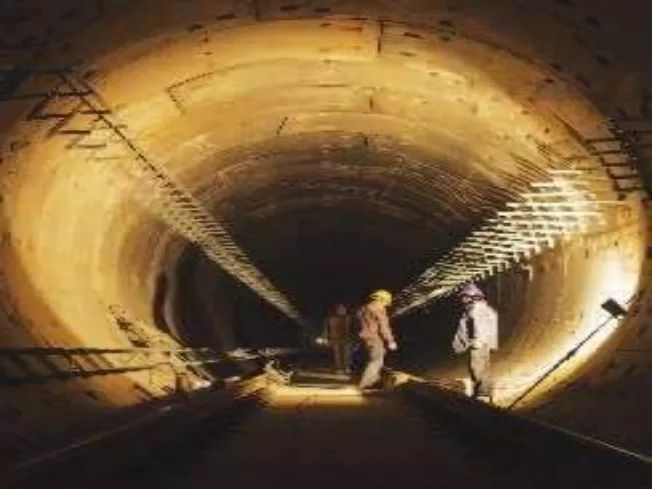 隧道施工防范资料下载-地铁隧道施工过程中施工风险与控制