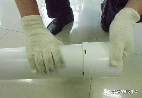 [分享]给水管熔接,排水管粘接施工工艺分步图解