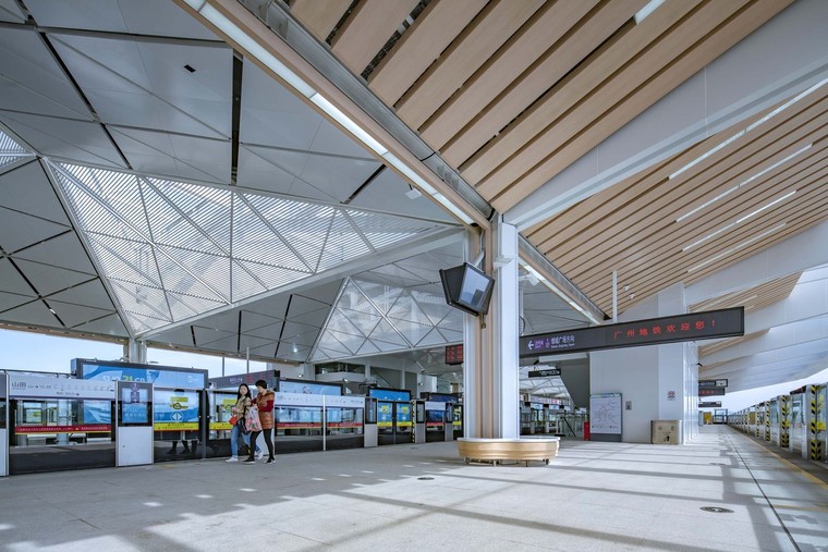 广州市轨道交通二十一号线高架段车站-广东省建筑设计研究院-交通建筑